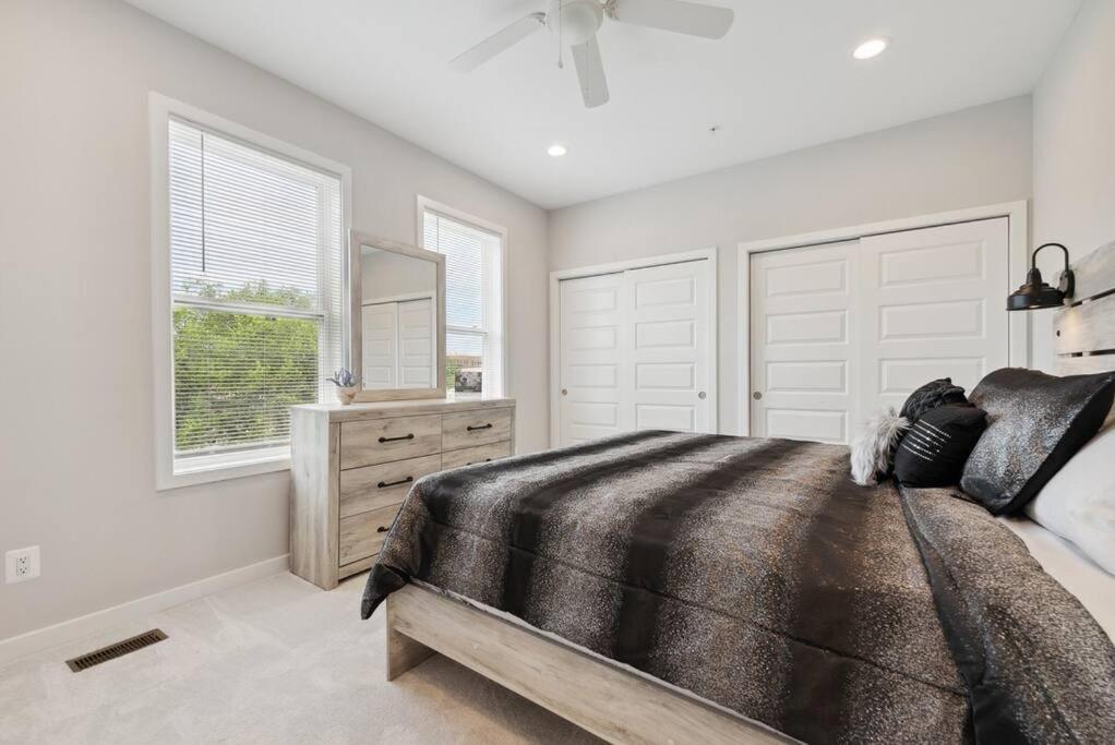 Spacious 3Bedroom Duplex With Rooftop Deck! Washington Eksteriør bilde
